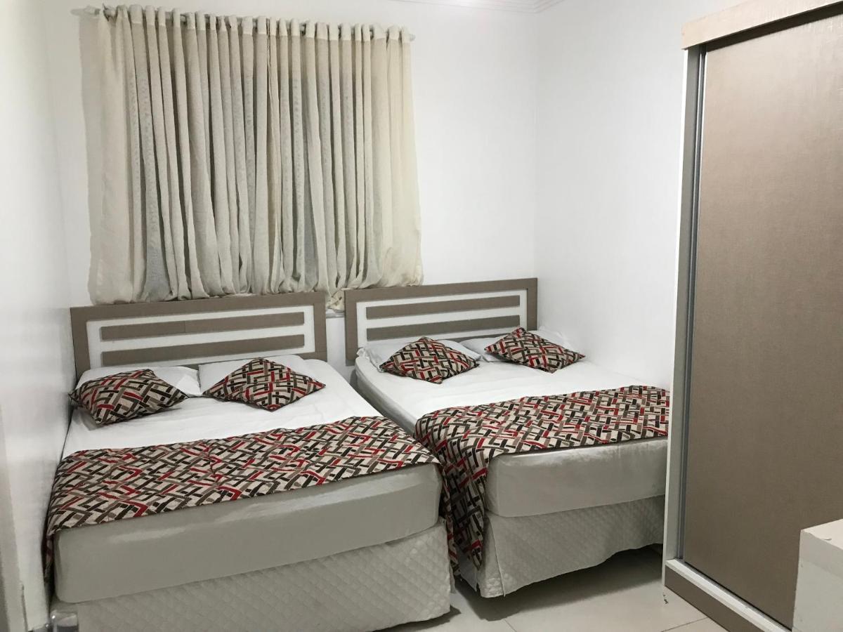 Copacabana, 4 Quartos, 3 Banheiros Apartamento *