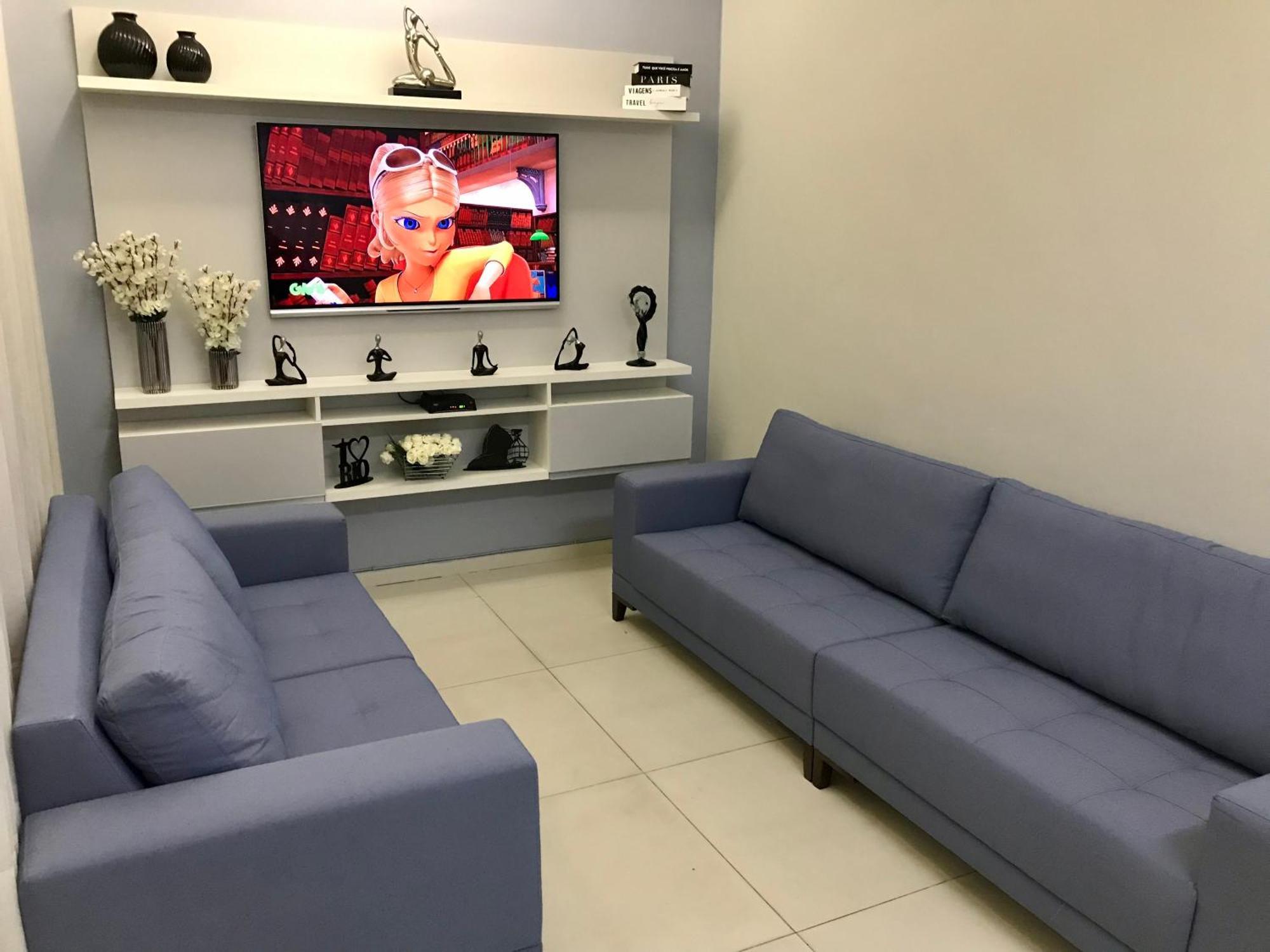 Copacabana, 4 Quartos, 3 Banheiros Apartamento *